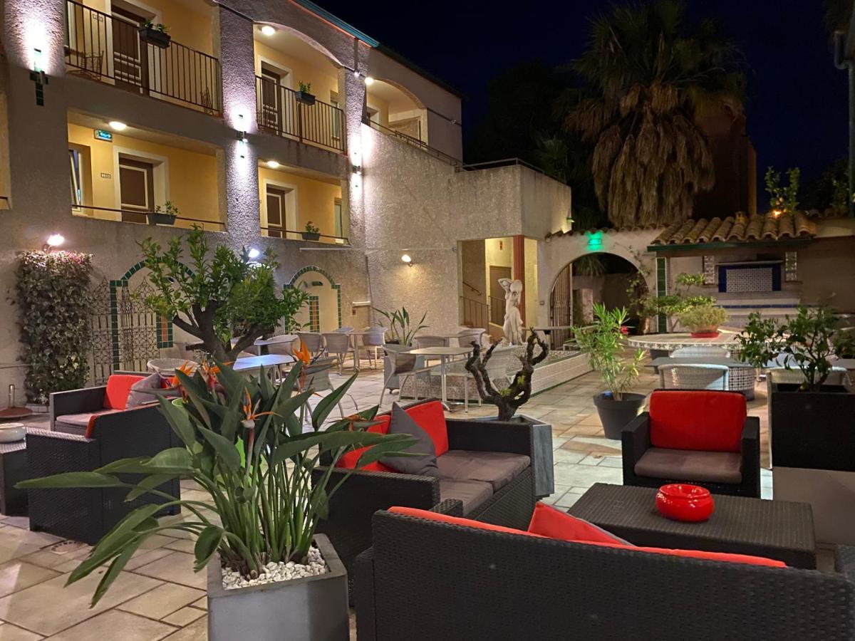 Logis Hotel Les II Mas - Perpignan Sud 卡贝斯塔尼 外观 照片