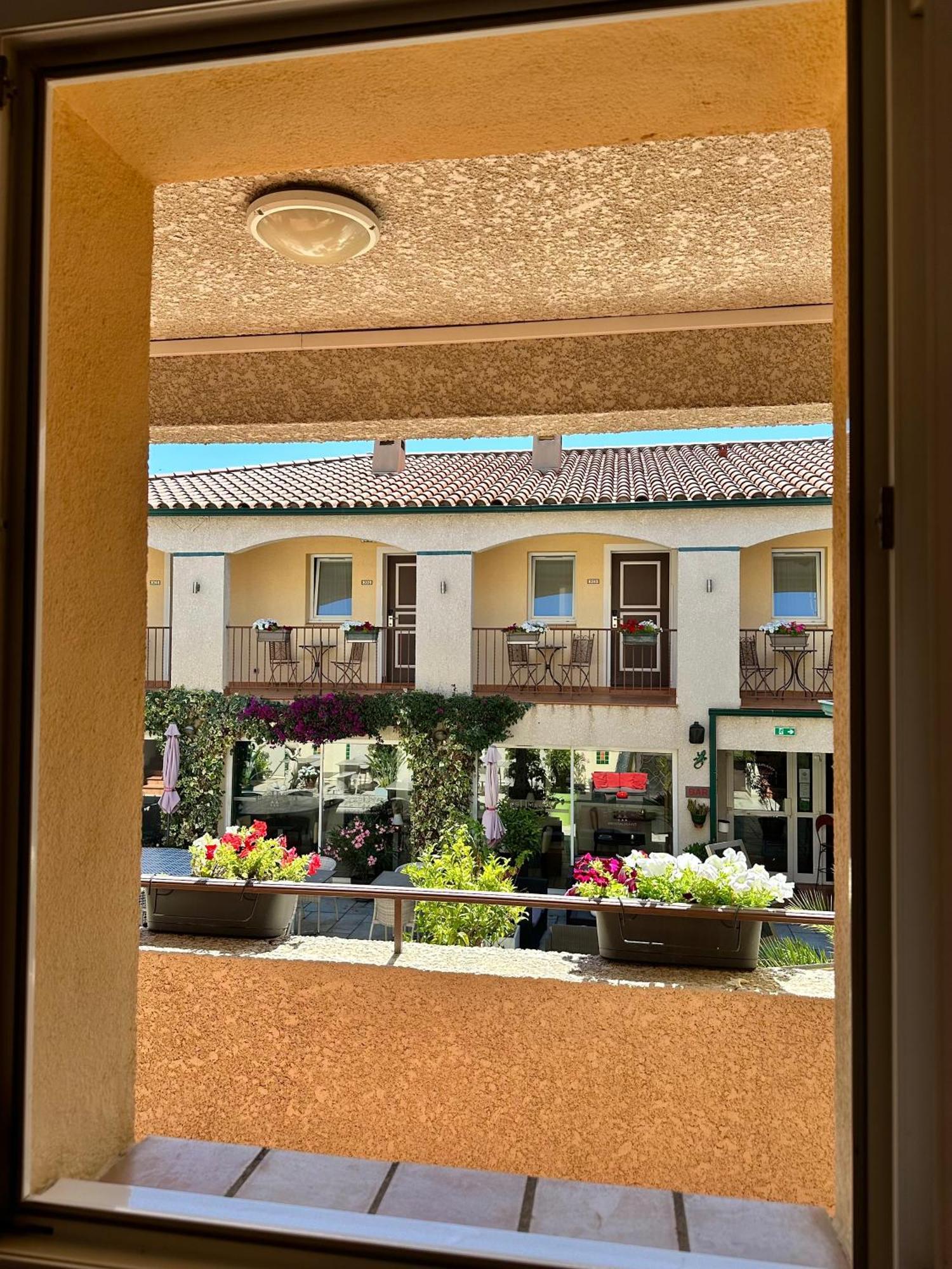 Logis Hotel Les II Mas - Perpignan Sud 卡贝斯塔尼 外观 照片